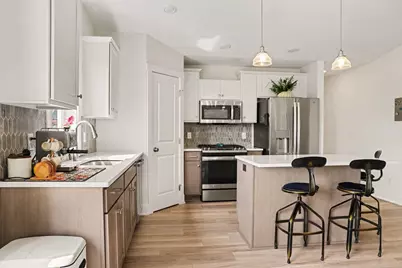 1418 N Village Circle, Kalamazoo, MI 49009 - Photo 13