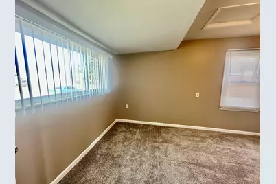 22464 Rein Avenue, Eastpointe, MI 48021 - Photo 11