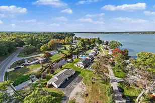 1717 E Hess Lake Dr, Grant, MI 49327 - Photo 5
