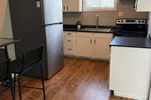 1022 Avondale Cir, Kalamazoo, MI 49048 - Photo 3