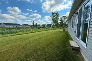 10284 Swan Lake Cir, Ypsilanti, MI 48197 - Photo 33