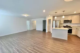 10284 Swan Lake Cir, Ypsilanti, MI 48197 - Photo 7