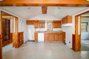 104 Dale Dr, Houghton Lake, MI 48629 - Photo 3