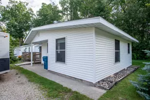 104 Dale Dr, Houghton Lake, MI 48629 - Photo 19