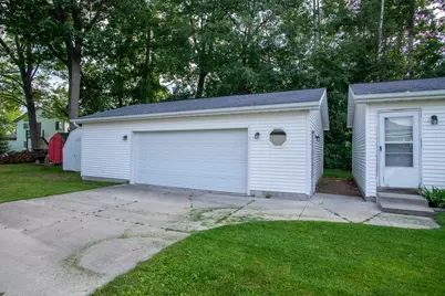 104 Dale Drive, Houghton Lake, MI 48629 - Photo 17