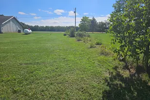 6597 W Walton Rd, Blanchard, MI 49310 - Photo 9