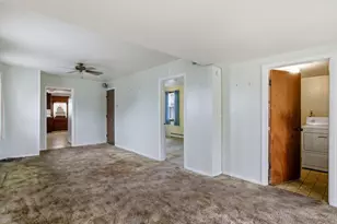 124 N Park Dr, Algonac, MI 48001 - Photo 9