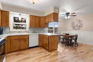10541 S Sprinkle Rd, Vicksburg, MI 49097 - Photo 5