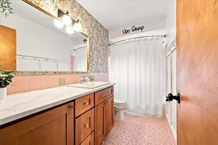 6518 Fenton St, Dearborn Heights, MI 48127 - Photo 17