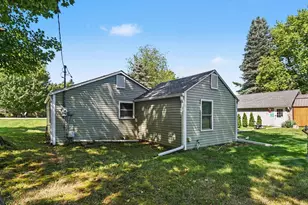 3011 Lincoln Ave, Saint Joseph, MI 49085 - Photo 5