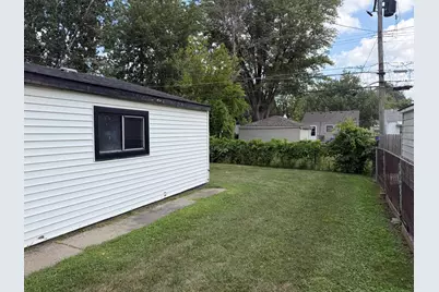 22458 Hillock Avenue, Warren, MI 48089 - Photo 3