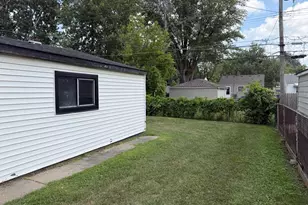 22458 Hillock Ave, Warren, MI 48089 - Photo 3