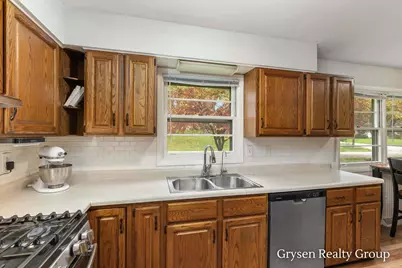 2034 Acton Road NW, Grand Rapids, MI 49504 - Photo 11