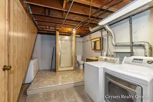 2034 Acton Rd NW, Grand Rapids, MI 49504 - Photo 21