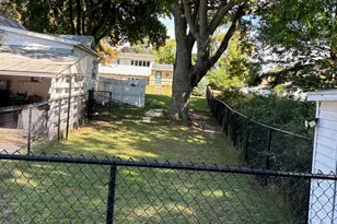 808 Anderson St, Ludington, MI 49431 - Photo 29