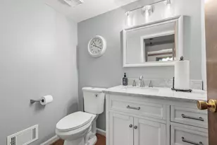 25073 Oakbrooke Dr, Southfield, MI 48033 - Photo 17