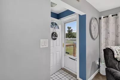 71 N Mason Avenue N, Battle Creek, MI 49037 - Photo 3