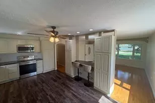 5910 Orchard Ct, Lansing, MI 48911 - Photo 9