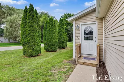 326 N Mills Street, Greenville, MI 48838 - Photo 5