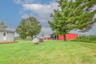 8820 S Lake Pleasant Rd, Hillsdale, MI 49242 - Photo 35