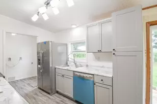 8820 S Lake Pleasant Rd, Hillsdale, MI 49242 - Photo 13