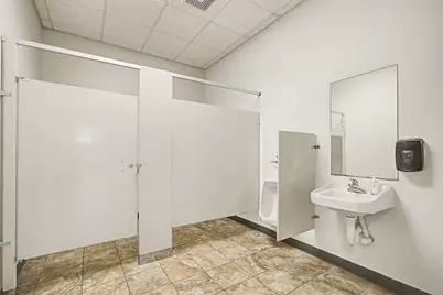 132 W Cortland Street, Jackson, MI 49201 - Photo 11