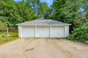5048 Riverview Dr, Kalamazoo, MI 49004 - Photo 35