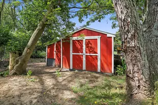 1982 Fairplain Ave, Benton Harbor, MI 49022 - Photo 45