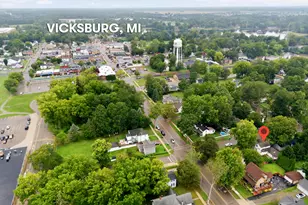 110 N Pearl St, Vicksburg, MI 49097 - Photo 3