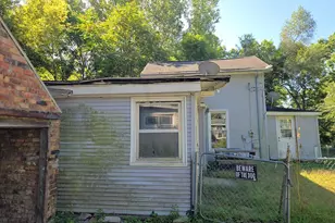 1915 River St, Jackson, MI 49202 - Photo 3