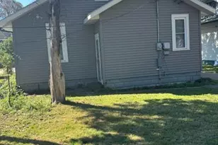 635 E Main St, Benton Harbor, MI 49022 - Photo 5