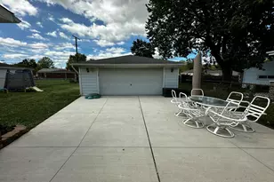 2728 Pinetree Dr, Trenton, MI 48183 - Photo 27