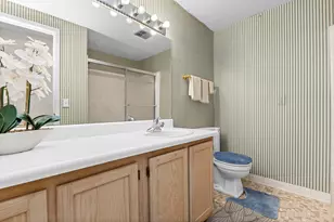 21691 Hidden Rivers Dr N, Southfield, MI 48075 - Photo 31