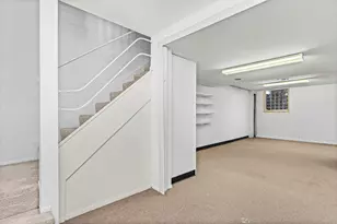 21691 Hidden Rivers Dr N, Southfield, MI 48075 - Photo 33