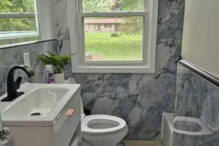 25725 Dunbar St, Southfield, MI 48033 - Photo 5