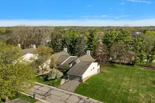 35052 Meadow Ln, Farmington Hills, MI 48335 - Photo 45