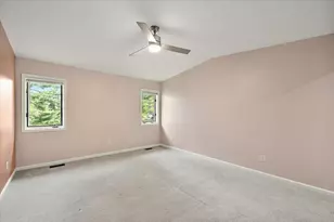 35052 Meadow Ln, Farmington Hills, MI 48335 - Photo 21