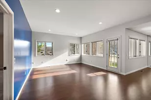 35052 Meadow Ln, Farmington Hills, MI 48335 - Photo 5
