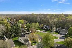 35052 Meadow Ln, Farmington Hills, MI 48335 - Photo 47