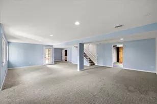 35052 Meadow Ln, Farmington Hills, MI 48335 - Photo 29