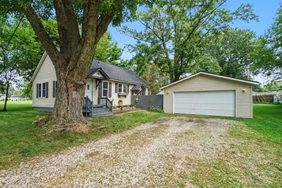 808 S Grant Avenue, Three Rivers, MI 49093 - Photo 3