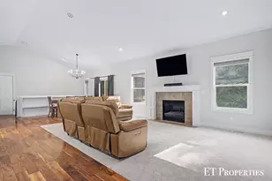 7801 Cascade Rd SE, Grand Rapids, MI 49546 - Photo 5