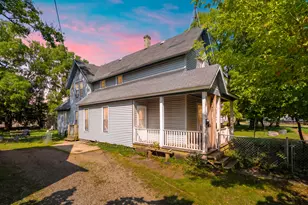 829 Simpson St, Kalamazoo, MI 49007 - Photo 1