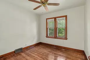 23 E Langley Road E, Battle Creek, MI 49015 - Photo 9