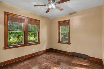 23 E Langley Road E, Battle Creek, MI 49015 - Photo 11
