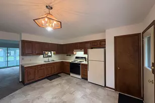 5742 Leisure S Dr SE, Kentwood, MI 49548 - Photo 3