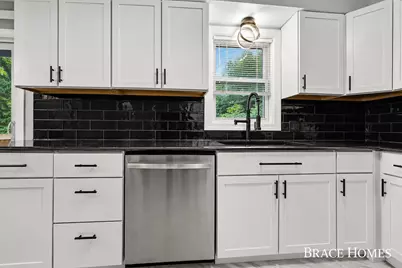 7575 Regal Avenue SE, Grand Rapids, MI 49548 - Photo 7