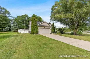 6379 Sheldon Dr, Hudsonville, MI 49426 - Photo 3