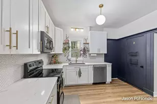 104 Sweet St NE, Grand Rapids, MI 49505 - Photo 7