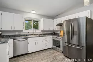18019 Mohawk Dr, Spring Lake, MI 49456 - Photo 19